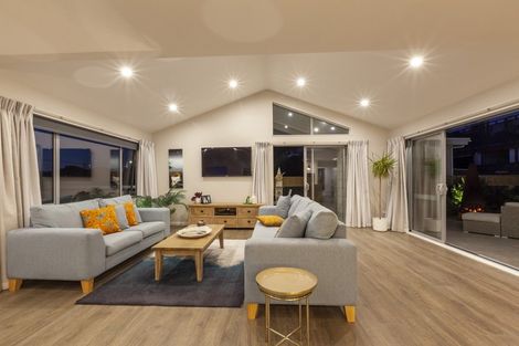 Photo of property in 118 Rosetta Road, Raumati South, Paraparaumu, 5032