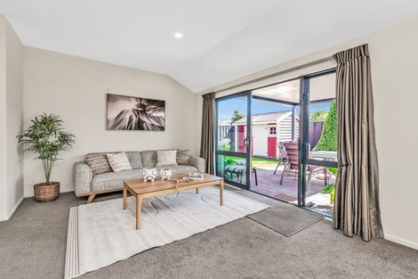 Photo of property in 35 Beechwood Drive, Northwood, Christchurch, 8051