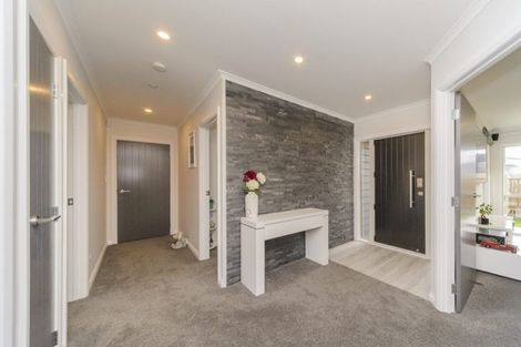 Photo of property in 28 Serenity Crescent, Kelvin Grove, Palmerston North, 4414