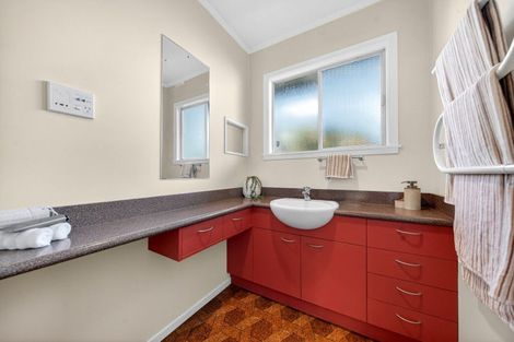 Photo of property in 30 Victoria Street, Carterton, 5713