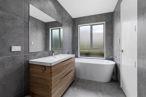 Photo of property in 42 Huarahi Pai Road, Huapai, Kumeu, 0810