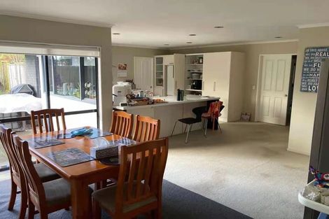 Photo of property in 17 Frank Nobilo Drive, Golflands, Auckland, 2013