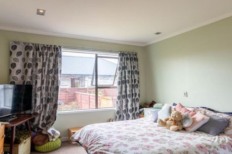 Photo of property in 16 Huia Street, Waikiwi, Invercargill, 9810