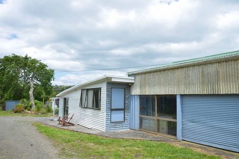 Photo of property in 202 Muriwai Valley Road, Muriwai, Waimauku, 0881