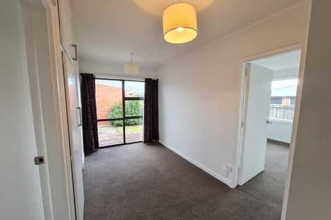 Photo of property in 99 Avonhead Road, Avonhead, Christchurch, 8042