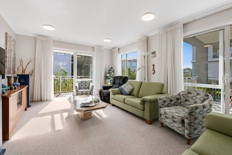 Photo of property in 94 Panorama Heights, Orewa, 0931