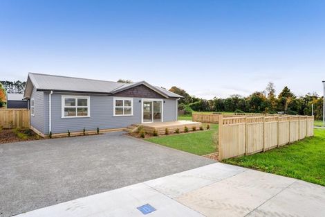 Photo of property in 1 Horoeka Street, Inglewood, 4330