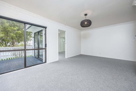 Photo of property in 15a Correa Court, Goodwood Heights, Auckland, 2105