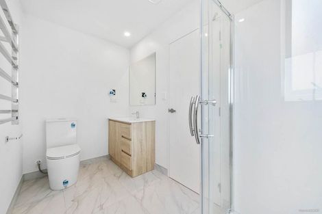 Photo of property in 67a Divich Avenue, Te Atatu South, Auckland, 0610