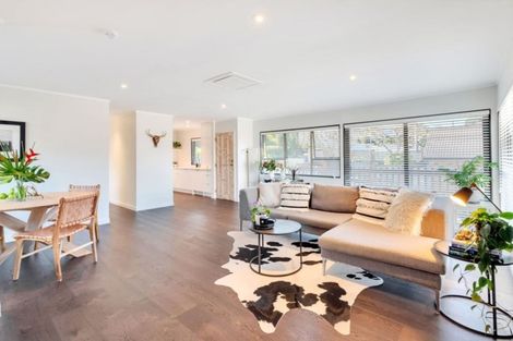 Photo of property in 1/8 Commodore Parry Road, Castor Bay, Auckland, 0620