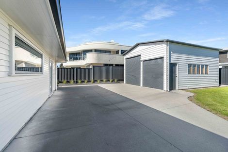 Photo of property in 209 Beach Road, Whangamata, 3620