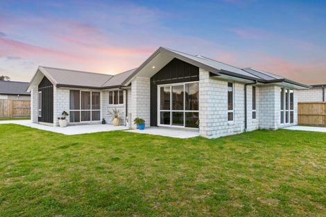 Photo of property in 52 Awataha Crescent, Pyes Pa, Tauranga, 3110