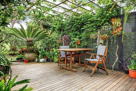 Photo of property in 26 Peter Terrace, Castor Bay, Auckland, 0620