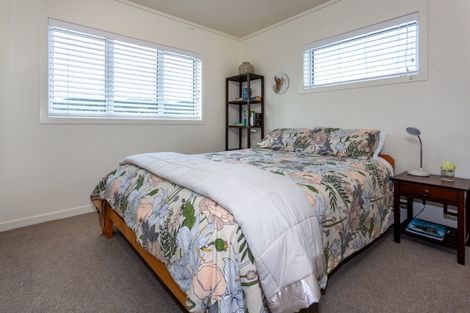 Photo of property in 107 Riverview Road, Whangamata, 3620