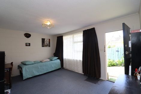 Photo of property in 2/81 Seabrook Avenue, New Lynn, Auckland, 0600