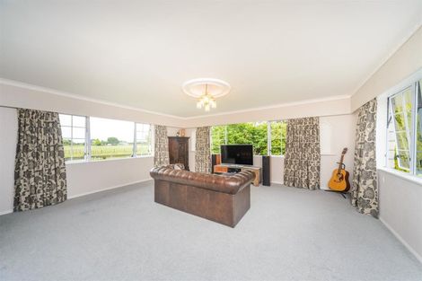 Photo of property in 130 Parewanui Road, Bulls, 4894