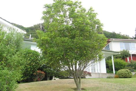 Photo of property in 2 Saint Hildas Glade, Tawa, Wellington, 5028