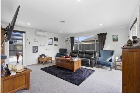 Photo of property in 28 Brightstone Crescent, Aranui, Christchurch, 8061