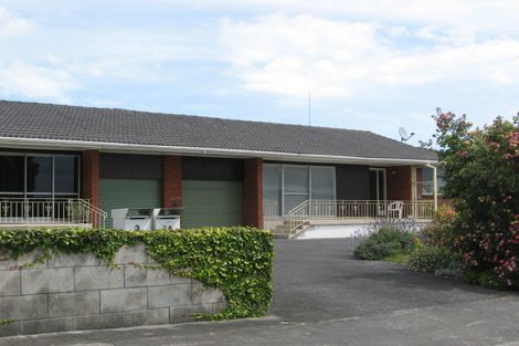 Photo of property in 1/3 Kiwi Esplanade, Mangere Bridge, Auckland, 2022