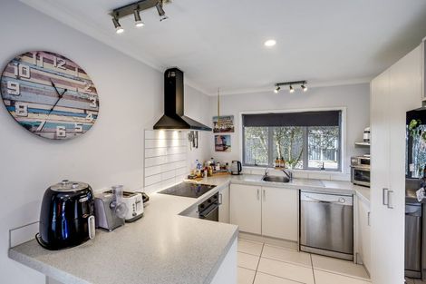 Photo of property in 28 Mcnaughton Place, Onekawa, Napier, 4110