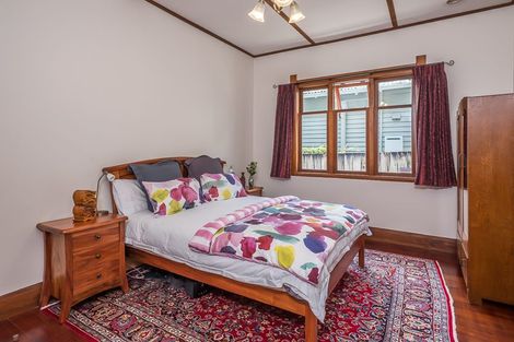 Photo of property in 43 Fairview Crescent, Kelburn, Wellington, 6012