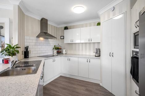 Photo of property in 2 Glencullen Drive, Casebrook, Christchurch, 8051