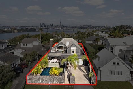 Photo of property in 13 Maritime Terrace, Birkenhead, Auckland, 0626