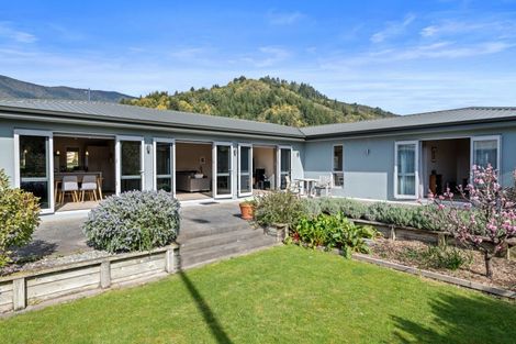 Photo of property in 4 Weka Place, Picton, 7220