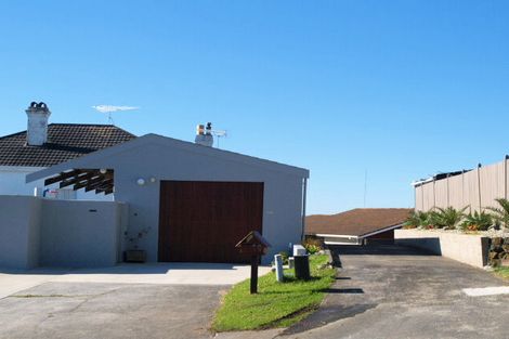 Photo of property in 10 Granger Road, Cockle Bay, Auckland, 2014
