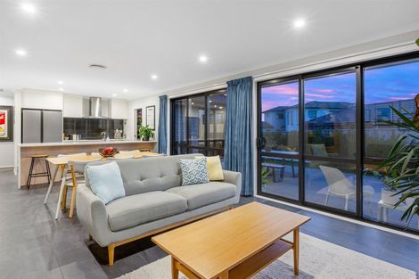 Photo of property in 25 Queen Charlotte Drive, Aotea, Porirua, 5024