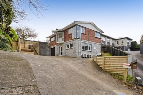 Photo of property in 10 Fairview Place, Westown, New Plymouth, 4310