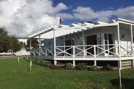 Photo of property in 43 Garfield Road, Helensville, 0800
