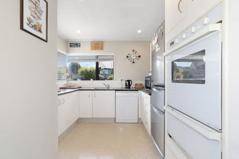 Photo of property in 79 Harvey Street, Waipahihi, Taupo, 3330
