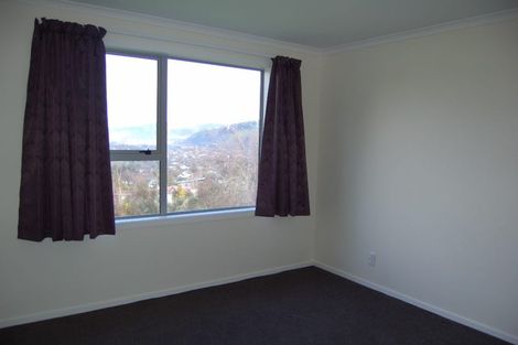 Photo of property in 27 Aniseed Grove, Timberlea, Upper Hutt, 5018