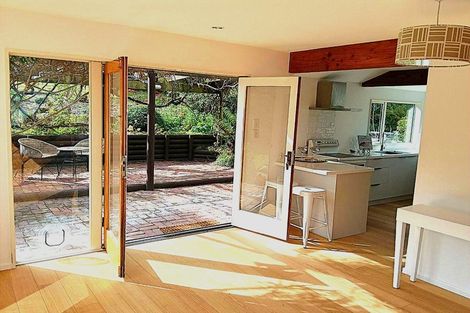 Photo of property in 10 Selwyn Parade, Lyttelton, 8082