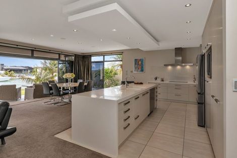 Photo of property in 12 Rauiri Drive, One Tree Point, 0118