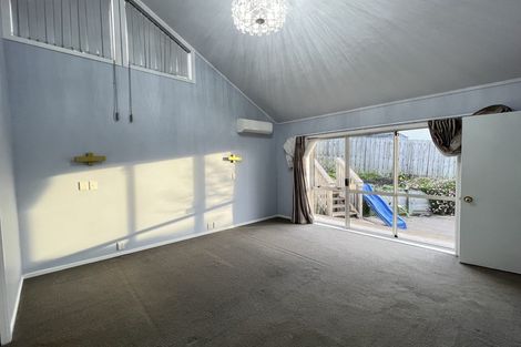 Photo of property in 14 Mcfetridge Place, Hillcrest, Auckland, 0627