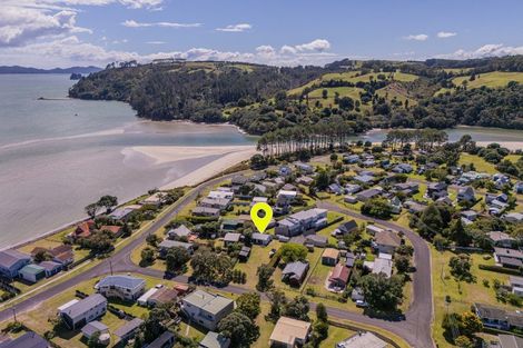 Photo of property in 40 Hardy Place, Cooks Beach, Whitianga, 3591