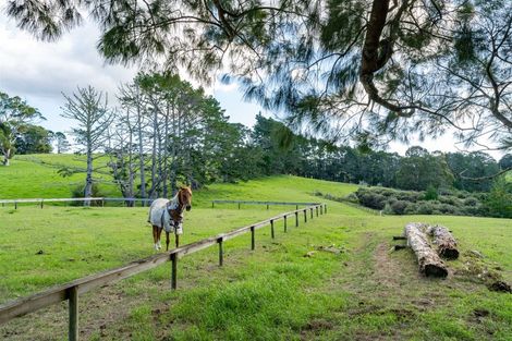 Photo of property in 104 Awa Road, Kumeu, 0891