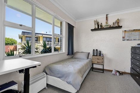 Photo of property in 5 Hillcrest Street, Glen Avon, New Plymouth, 4312