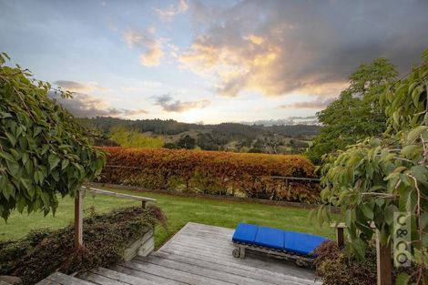 Photo of property in 1 Hawkes Access Road, Waitoki, Silverdale, 0994