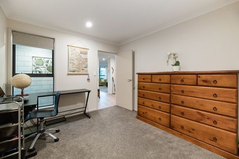 Photo of property in 2 Raptor Way, Welcome Bay, Tauranga, 3175