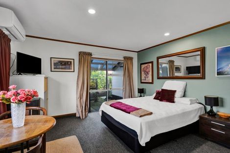 Photo of property in 11 Dieffenbach Street, Opunake, 4616