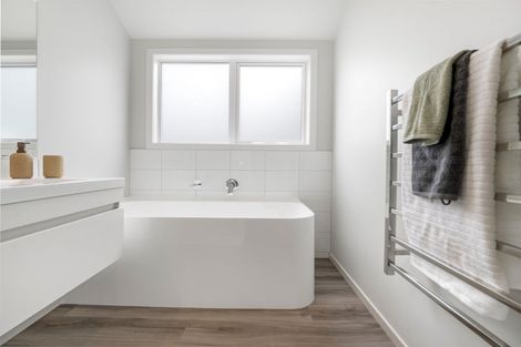 Photo of property in 32 Costello Drive, Ngatea, 3503