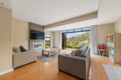 Photo of property in 8 Emerald Lane, Cashmere, Christchurch, 8022