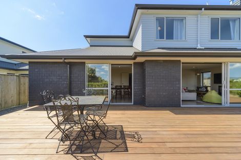 Photo of property in 140 Ruapehu Drive, Fitzherbert, Palmerston North, 4410