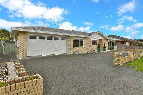 Photo of property in 10a Alice Avenue, Orewa, 0931