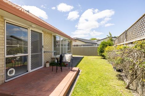 Photo of property in 5/212 Grove Road, Mayfair, Hastings, 4122