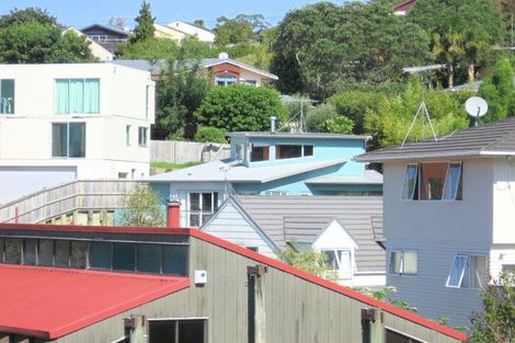 Photo of property in 2/70b Matipo Road, Mairangi Bay, Auckland, 0630