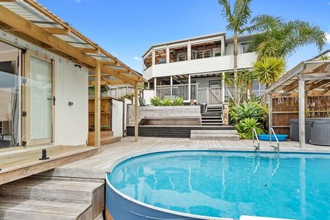 Photo of property in 11a Mizpah Road, Waiake, Auckland, 0630